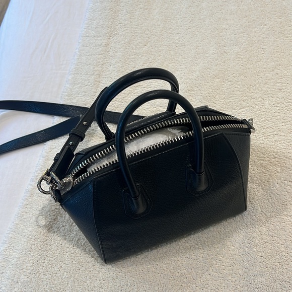 Givenchy Mini Antigona Sugar Leather Satchel - Picture 8 of 9